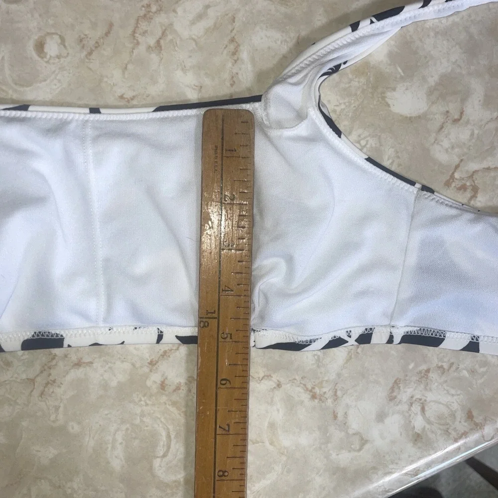 Two Piece Bathing Suit Bikini Cheeky Bottoms Hawaiian Floral‎ Dark Blue White